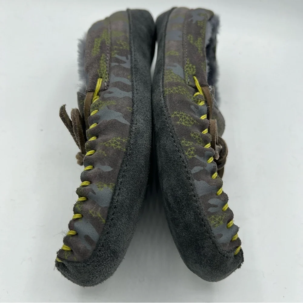 LL Bean Wicked Good Moccasins Slippers Shoes Childs Boys Size 4 Blue Camo‎ EUC